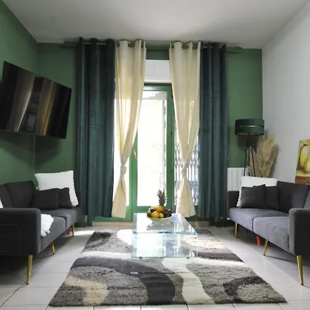 Casa *